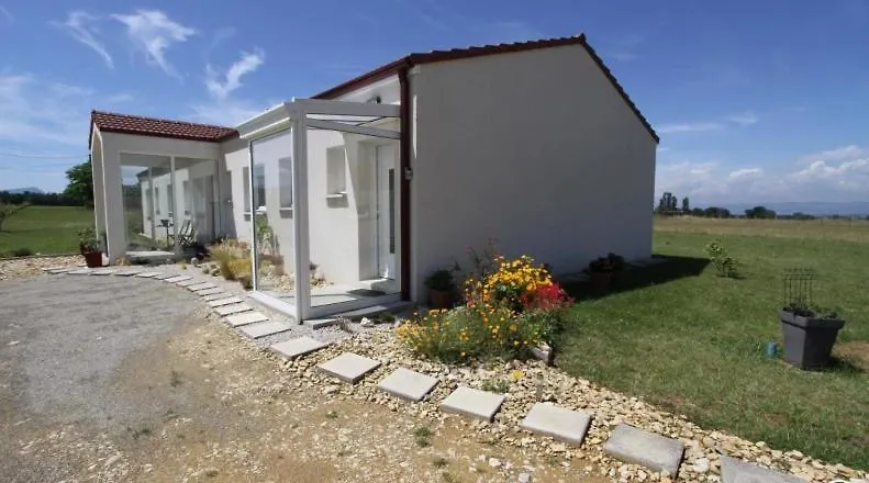 Les Gites Des Noyerettes Besayes Holiday home