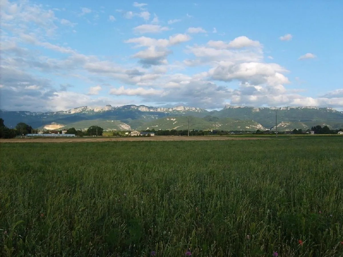 Les Gites Des Noyerettes Besayes Holiday home