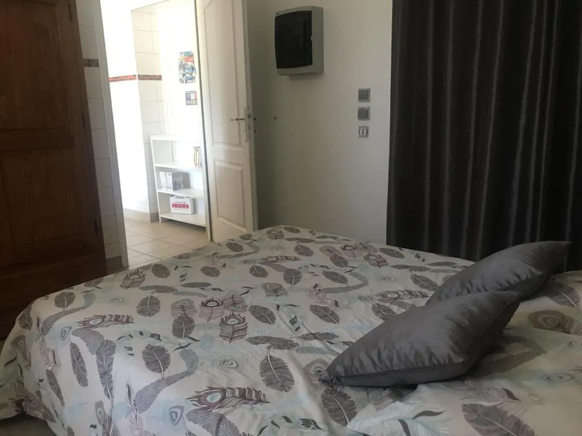 Holiday home Les Gites Des Noyerettes Besayes